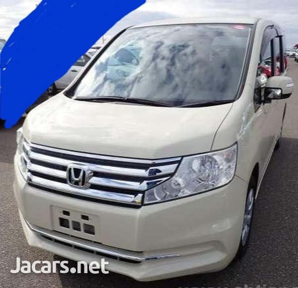 Honda Stepwgn 2,0L 2013-1