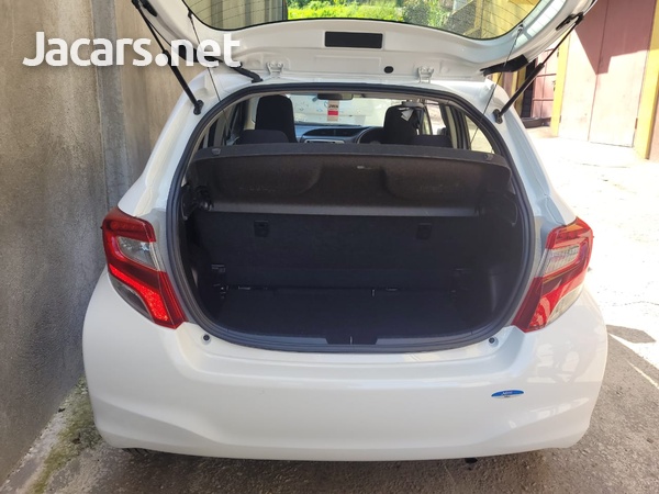 Toyota Vitz 1,3L 2016-4
