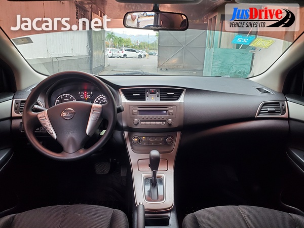 Nissan Sentra 2,0L 2013-9