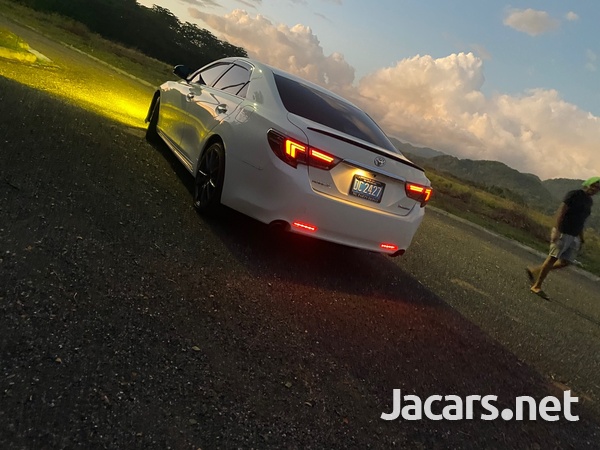 Toyota Mark X 2,5L 2015-4