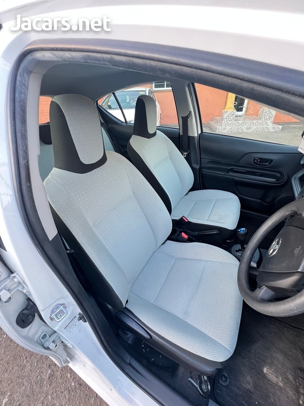Toyota Aqua 2,5L 2017-9