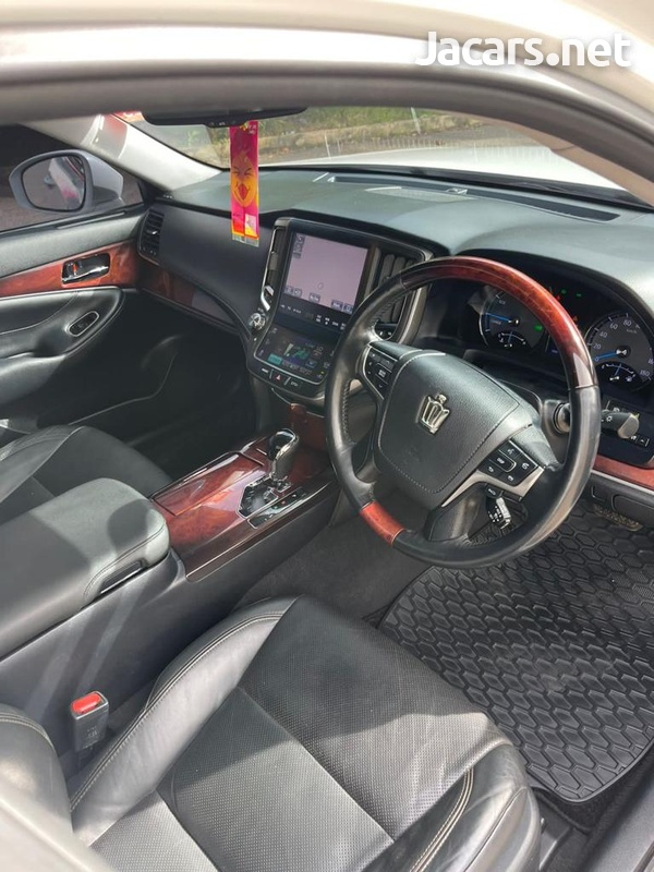 Toyota Crown 3,5L 2014-4