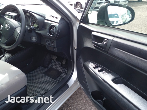 Toyota Axio 1,5L 2017-12