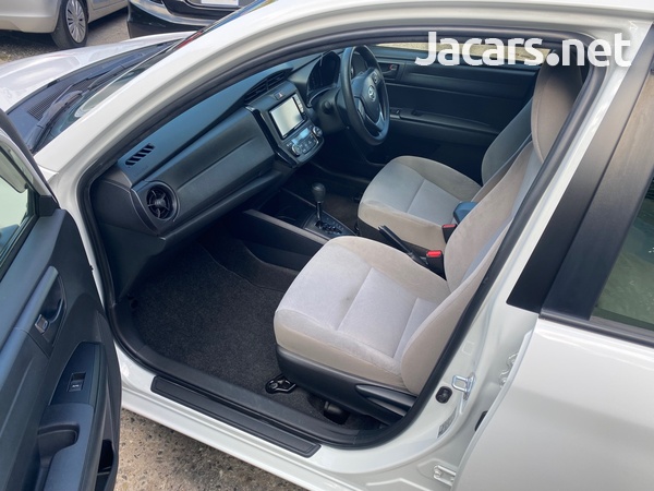 Toyota Axio 1,5L 2017-9