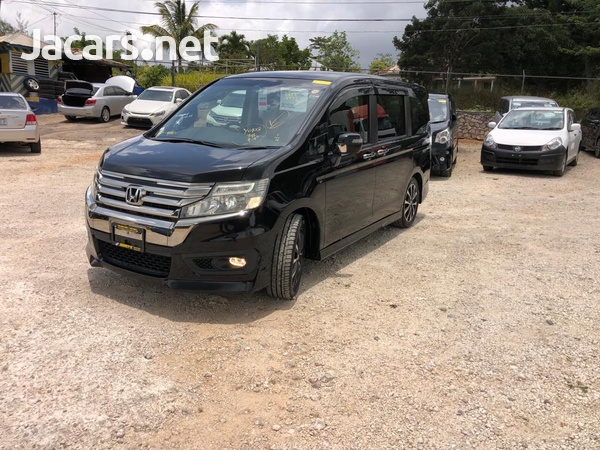 Honda Stepwgn Spada 2,0L 2013-8