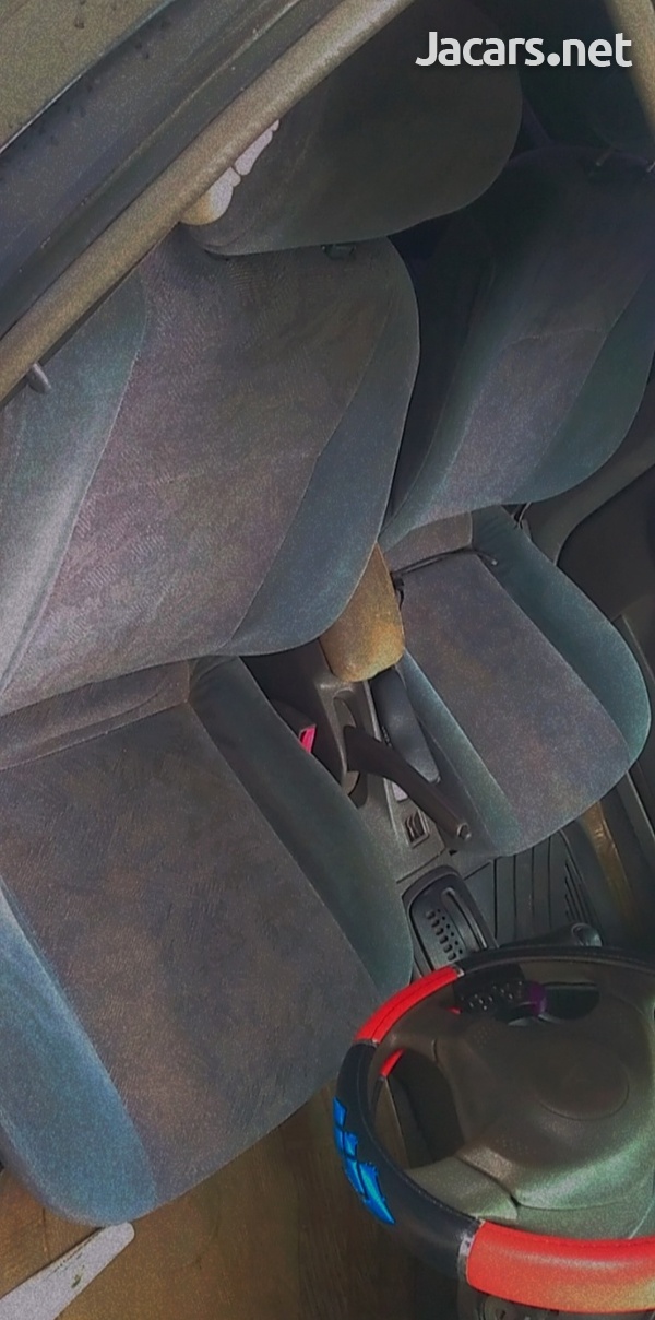 Mitsubishi Lancer 2,0L 1999-3