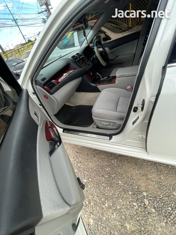 Toyota Crown 3,5L 2011-9