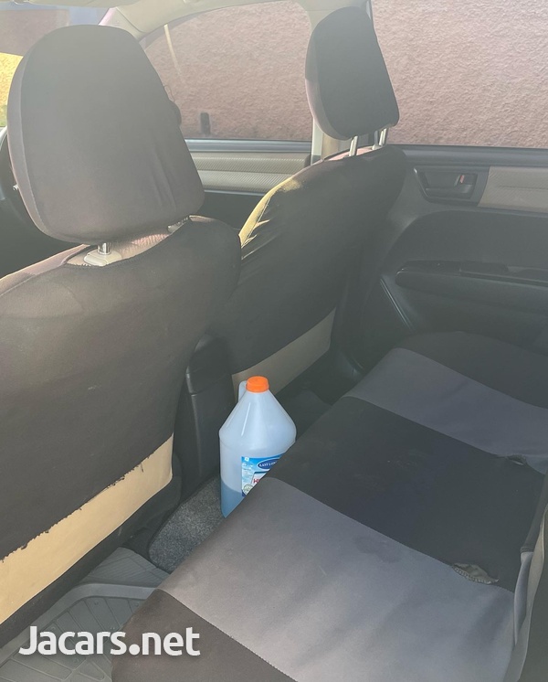 Toyota Axio 1,4L 2014-3
