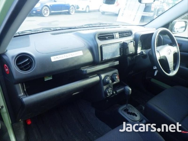 Toyota Probox 1,5L 2016-8