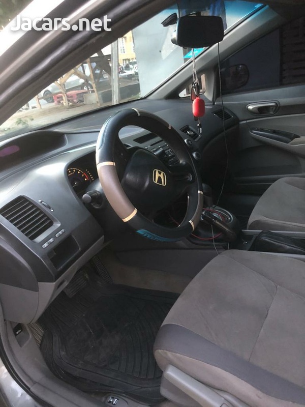 Honda Civic 1,8L 2007-5