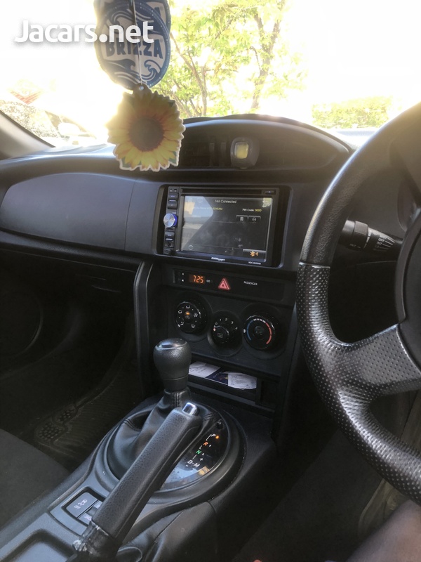 Toyota GT86 2,5L 2012-6