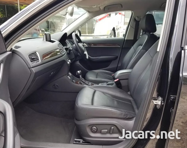 Audi Q3 2,0L 2013-6