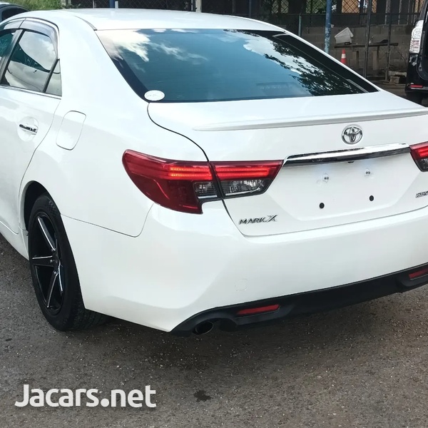 Toyota Mark X 2,5L 2013-3