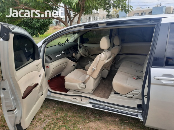Toyota Isis 1,8L 2017-8