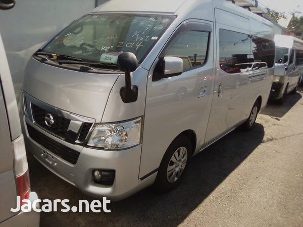 Nissan NV350-1