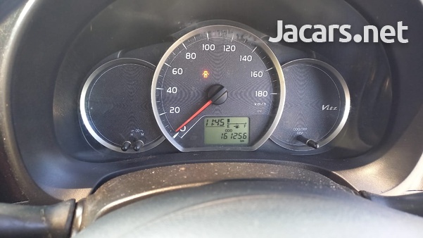 Toyota Vitz 1,0L 2012-5