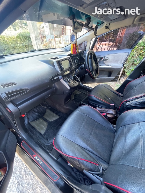 Toyota Wish 1,8L 2010-8