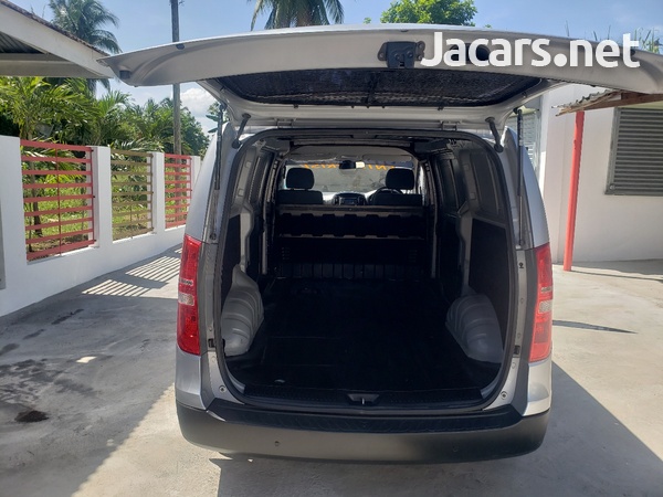 Hyundai H1 2,5L 2017-3