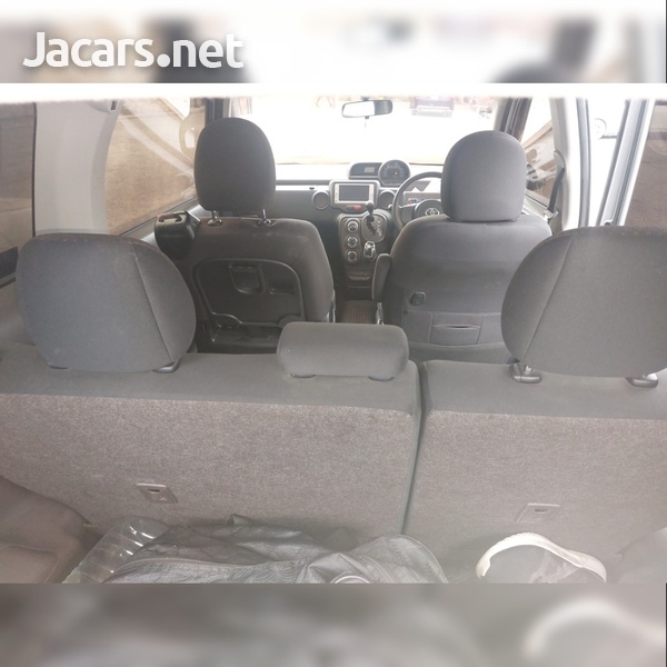 Toyota Spade 1,5L 2013-5
