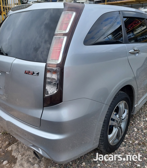 Honda Stream 1,8L 2012-7