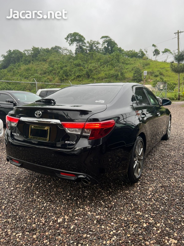 Toyota Mark X 2,5L 2013-4