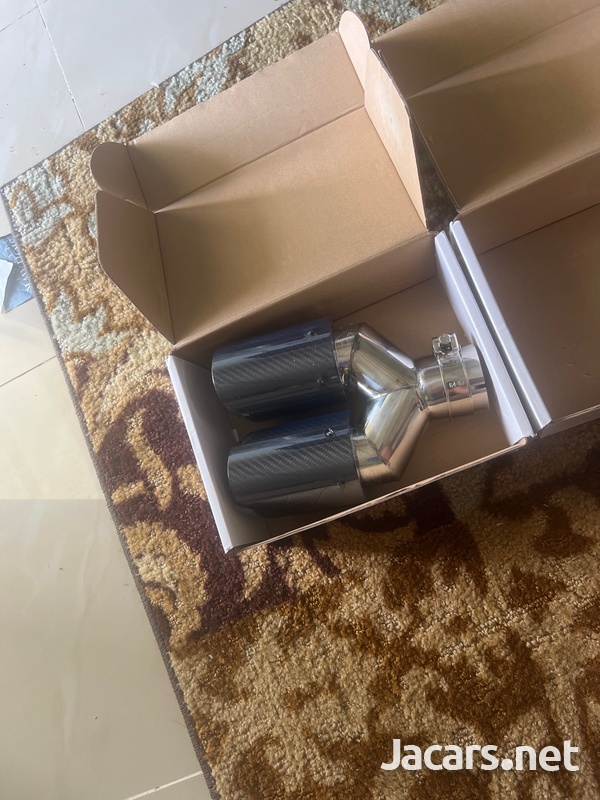 2Carbon fibre exhaust tips-1