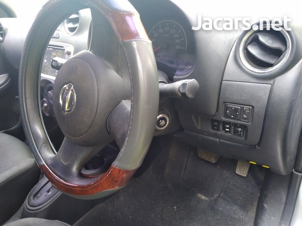 Nissan March 1,2L 2011-10