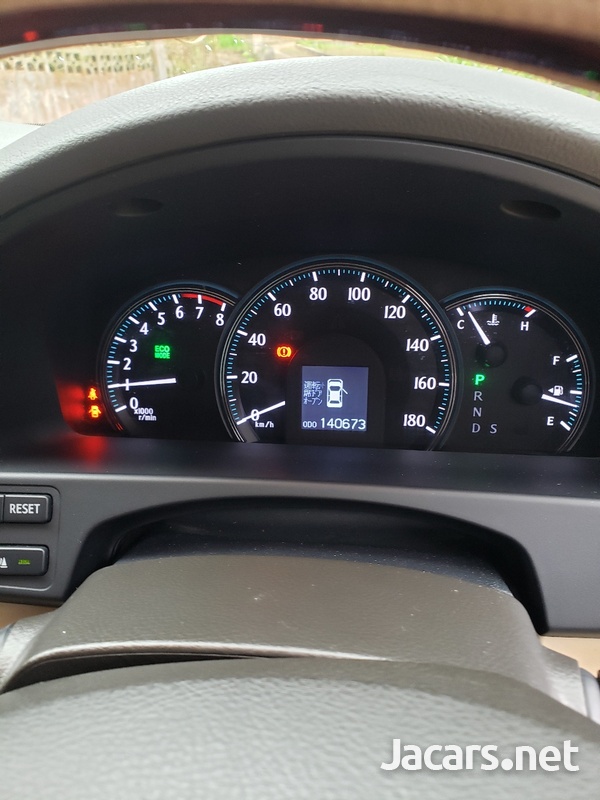 Toyota Crown 3,5L 2010-4