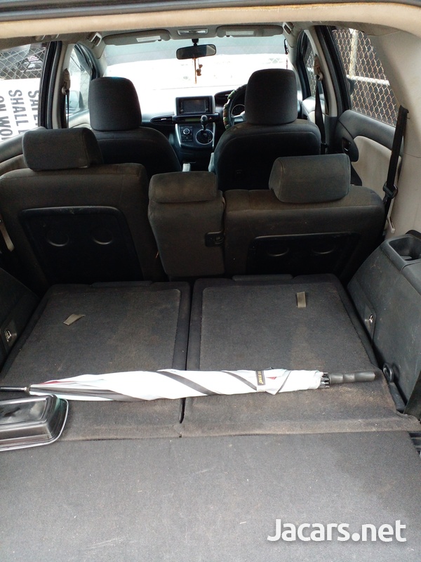 Toyota Wish 1,8L 2010-6