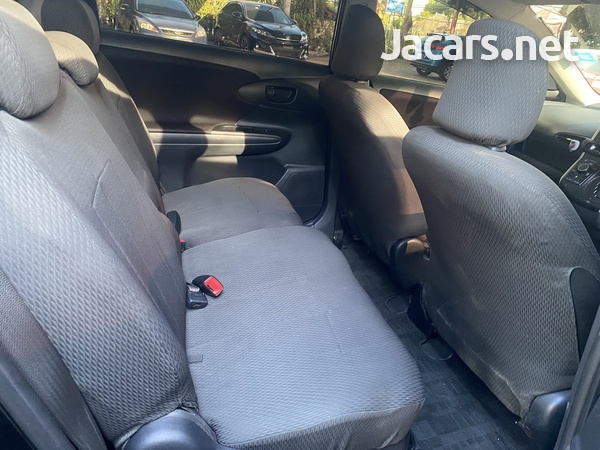Toyota Wish 1,8L 2015-4
