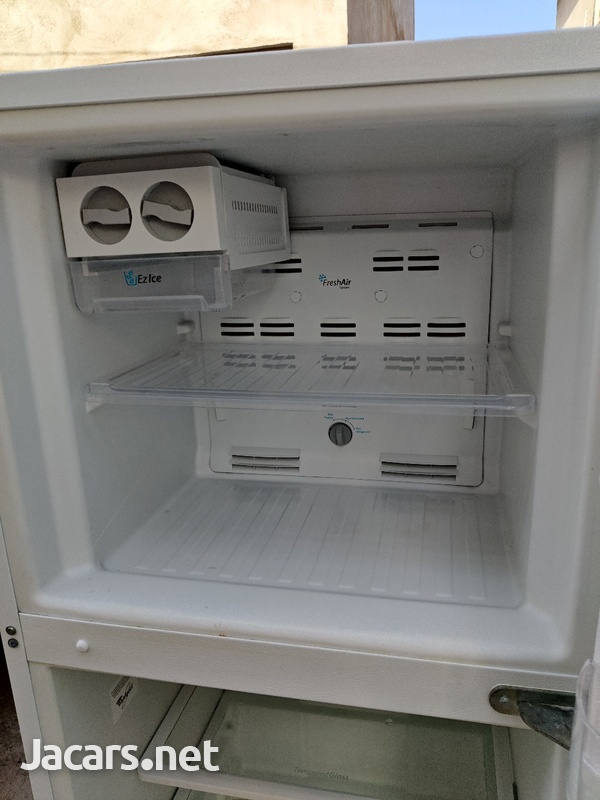 Whirlpool Refrigerator like new-1