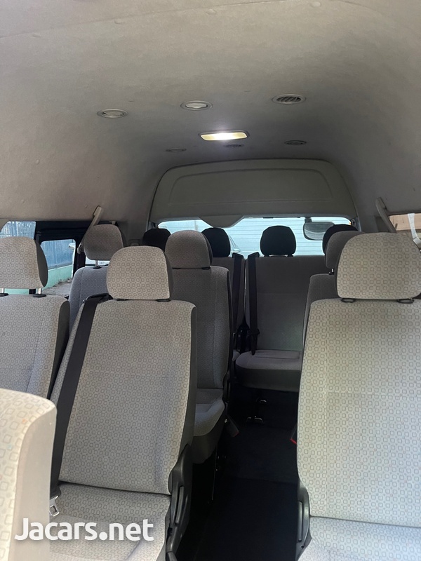 Toyota Hiace 2,7L 2014-5