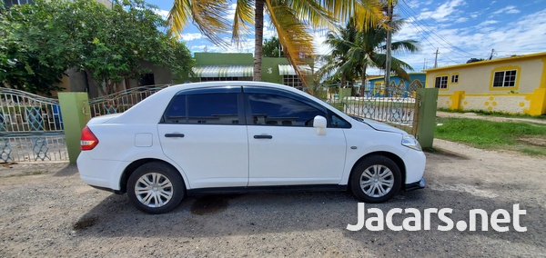 Nissan Tiida 1,5L 2012-3