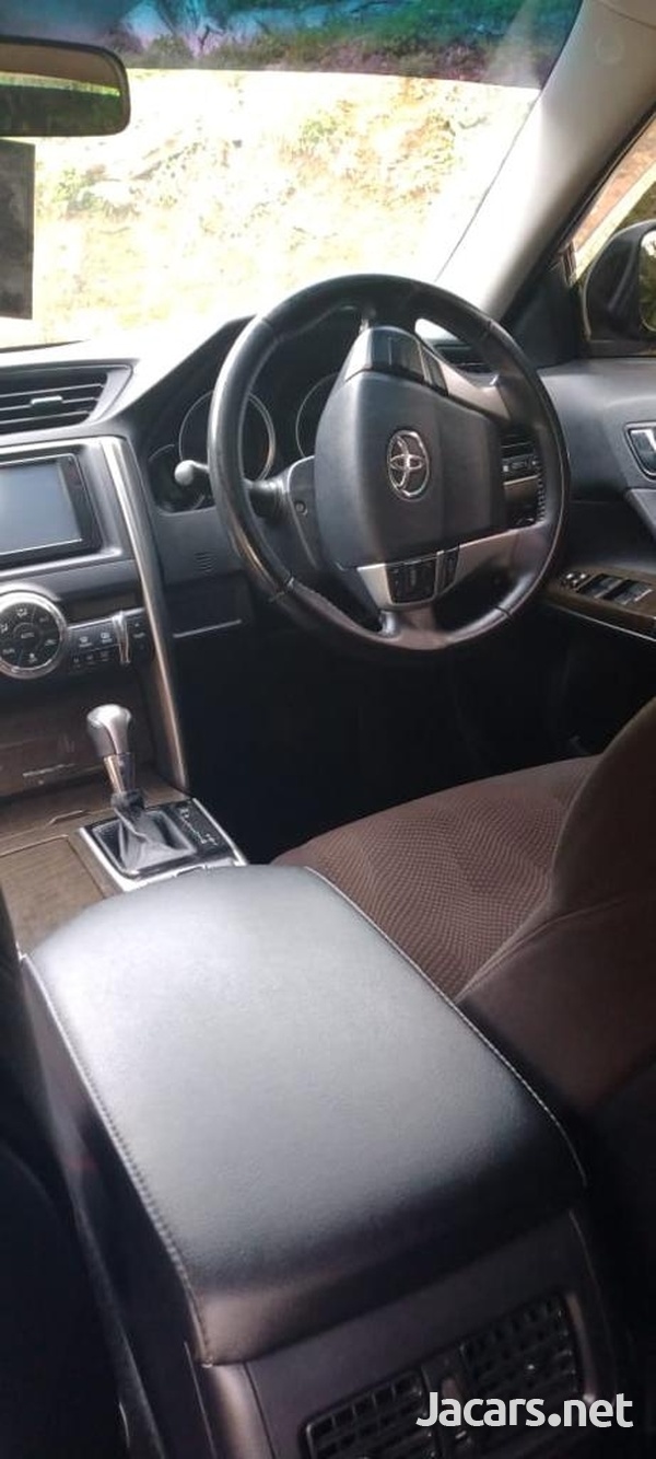 Toyota Mark X 2,5L 2013-8
