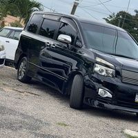 Toyota Voxy 1,8L 2011 Toyota Voxy 1,8L 2011