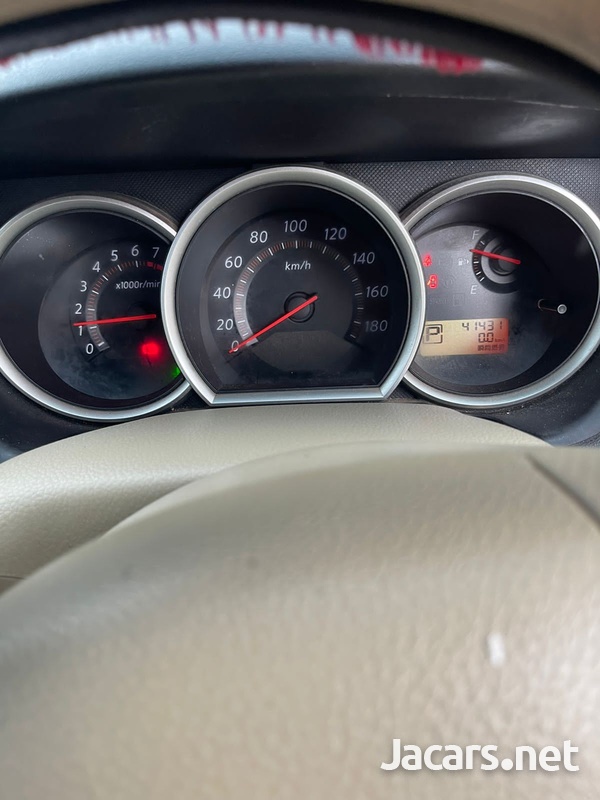 Nissan Bluebird 2,0L 2012-8