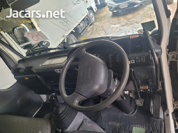 2005 Isuzu Dump Truck-7