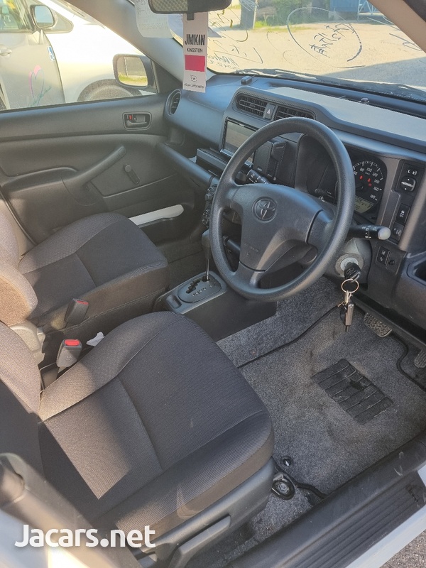Toyota Probox 1,5L 2017-8