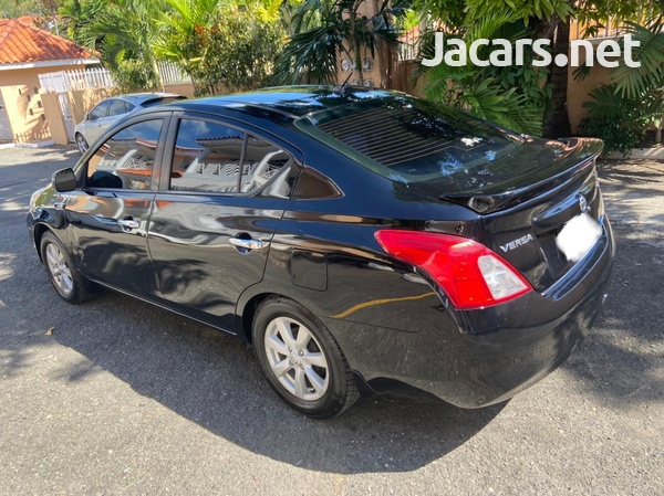 Nissan Versa 1,6L 2013-4