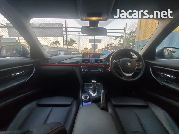 BMW 3-Series 2,0L 2012-12