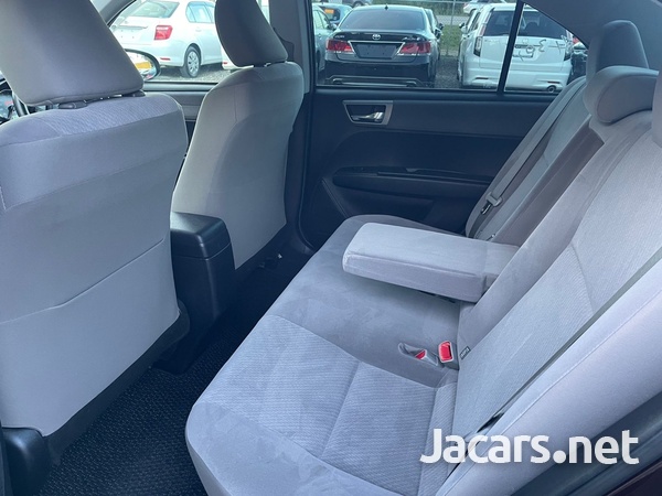 Toyota Axio 1,5L 2013-5