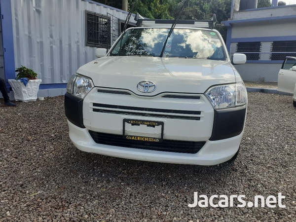 Toyota Probox 1,5L 2016-1