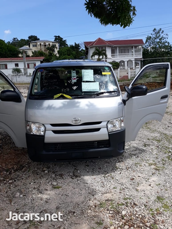 Toyota Hiace 2,5L 2015-1