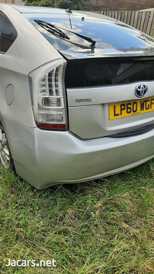 Parts- 2011 Toyoya Prius hybrid 1.8 breaking-2