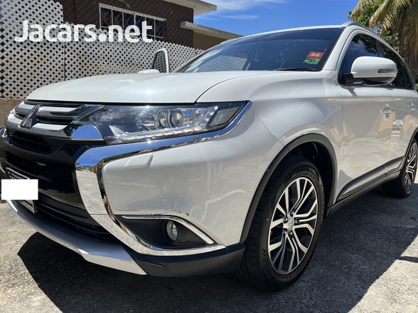 Mitsubishi Outlander or Airtrek 2,0L 2019-10