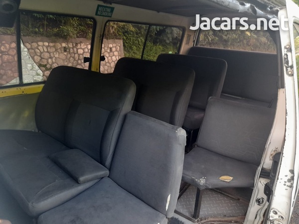 Toyota Hiace 5,0L 2004-1