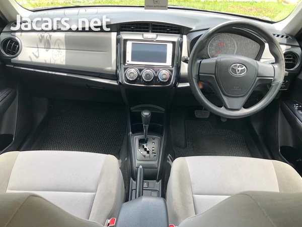 Toyota Axio 1,5L 2013-9