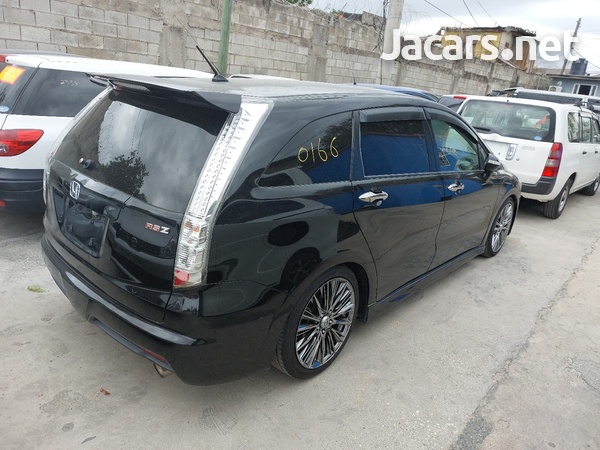 Honda Stream 2,0L 2013-4