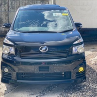 Toyota Voxy 2,0L 2013 Toyota Voxy 2,0L 2013