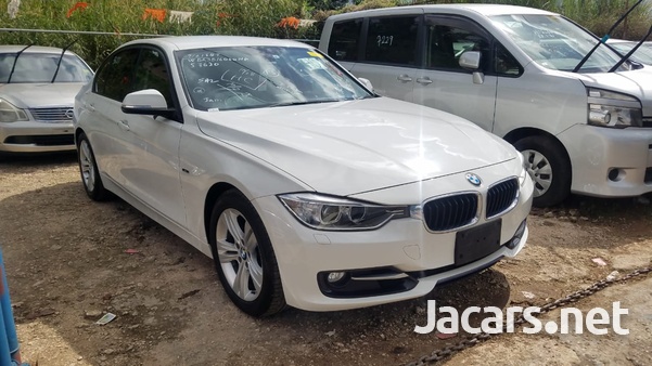 BMW 3-Series 2,0L 2013-1